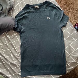 Go to seamless fitted top oil blue size s